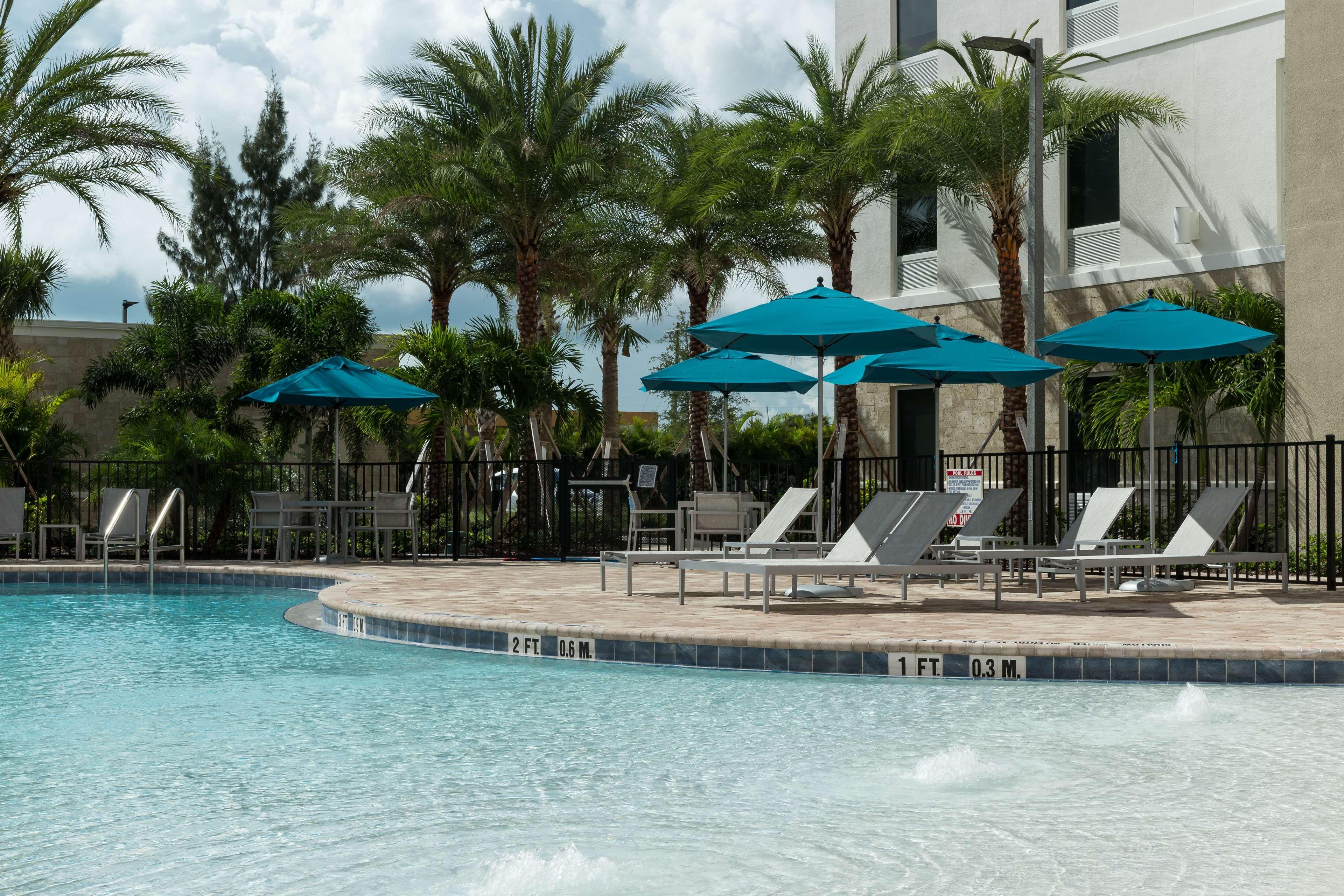 Hampton Inn & Suites Cape Canaveral Cruise Port, Fl Экстерьер фото