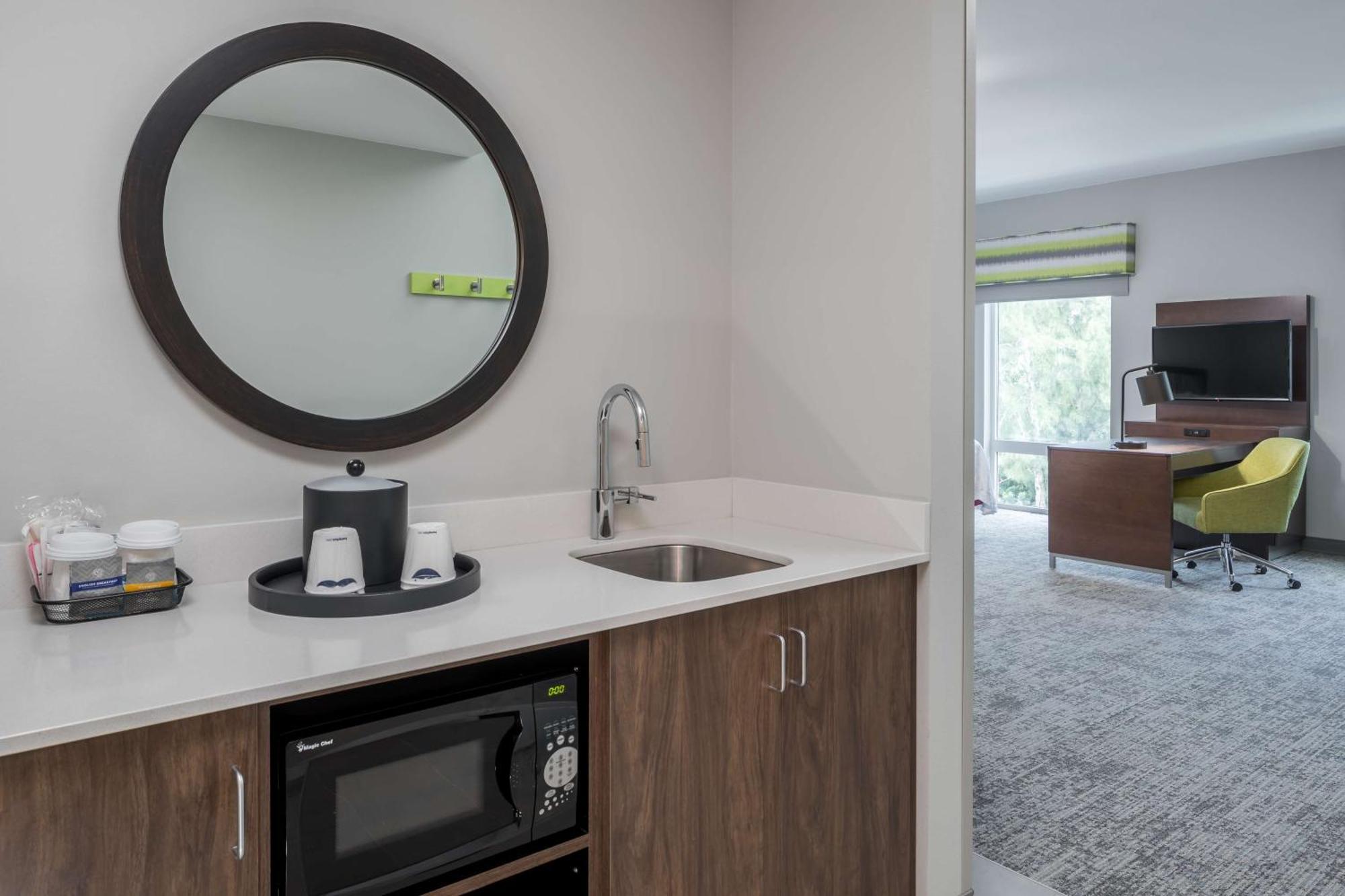 Hampton Inn & Suites Cape Canaveral Cruise Port, Fl Экстерьер фото