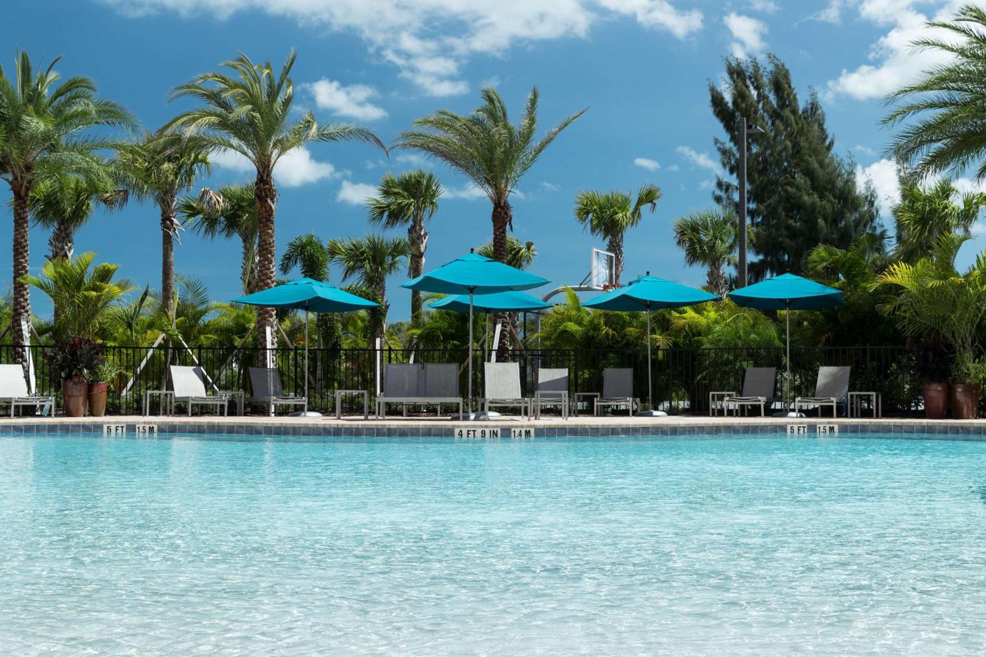 Hampton Inn & Suites Cape Canaveral Cruise Port, Fl Экстерьер фото
