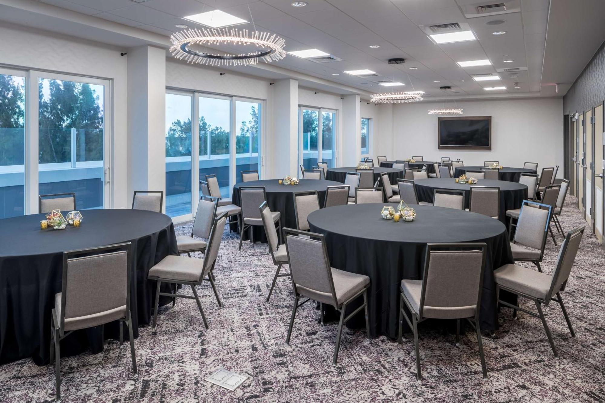 Hampton Inn & Suites Cape Canaveral Cruise Port, Fl Экстерьер фото